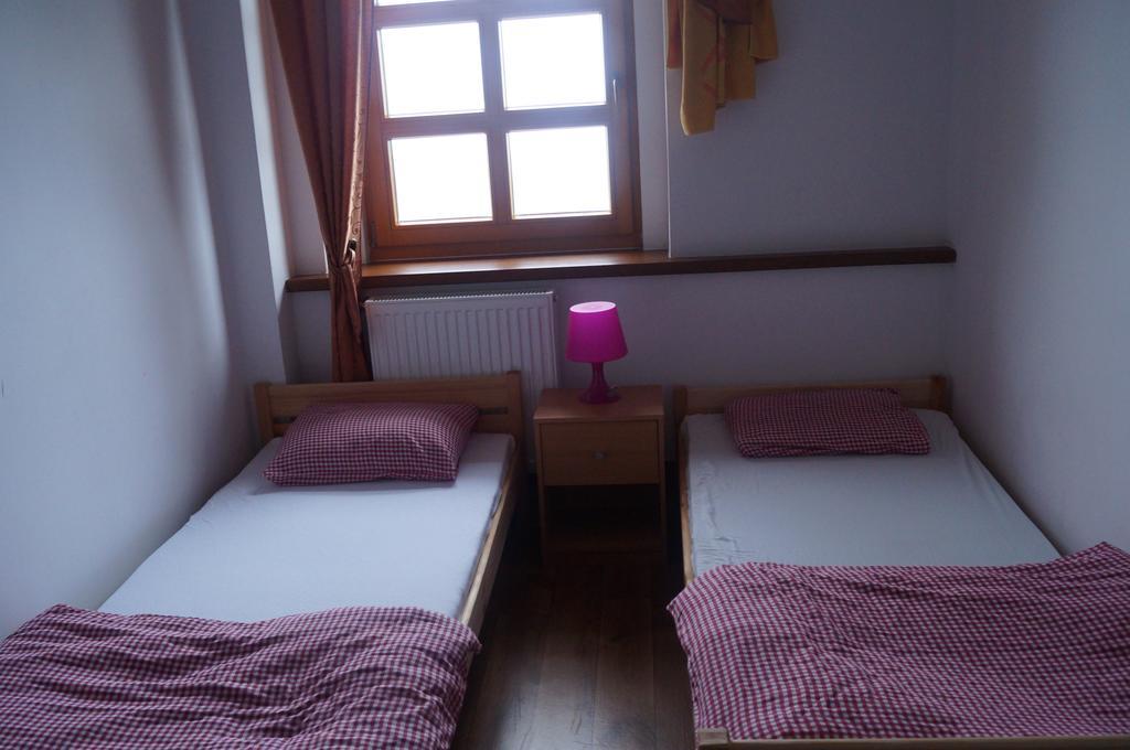 Auberge de jeunesse Schronisko Pttk Hala Szrenicka à Szklarska Poreba Chambre photo