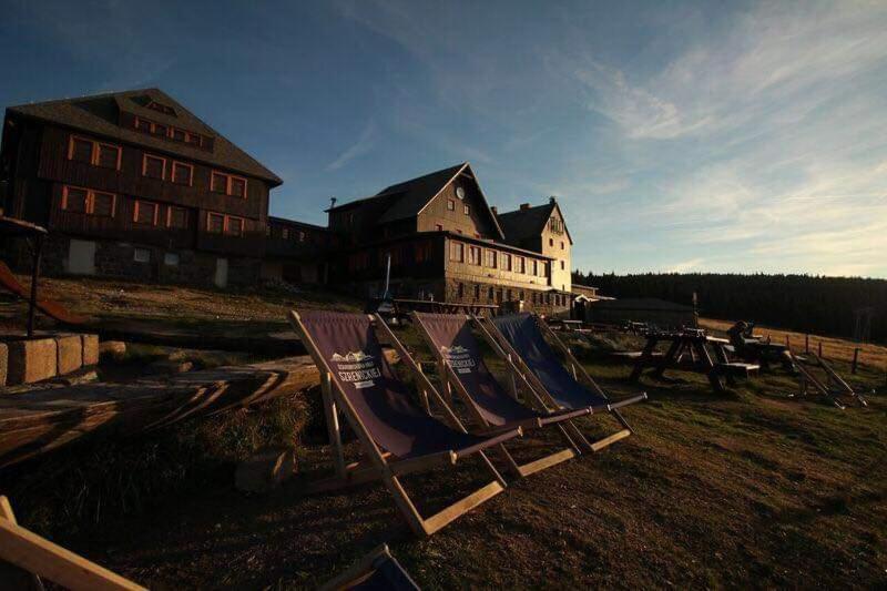 Auberge de jeunesse Schronisko Pttk Hala Szrenicka à Szklarska Poreba Extérieur photo