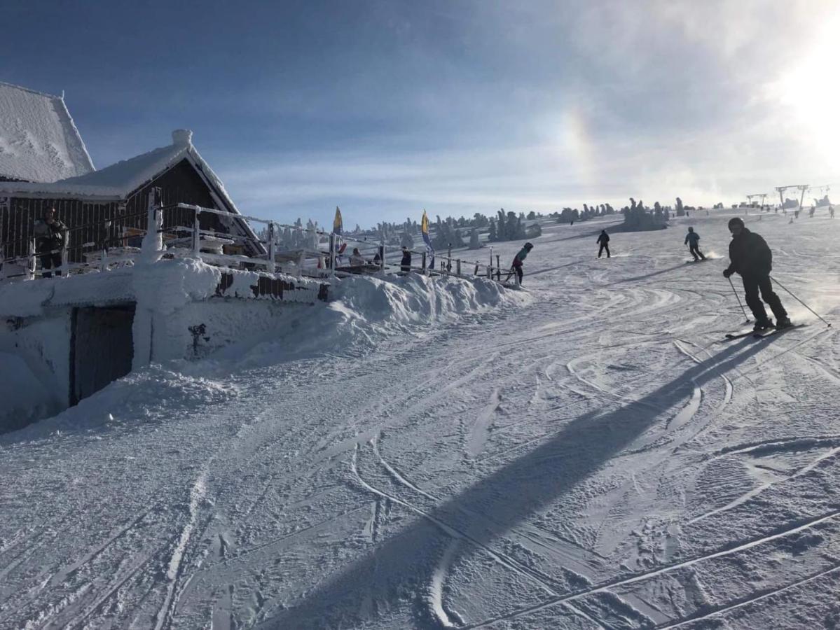 Auberge de jeunesse Schronisko Pttk Hala Szrenicka à Szklarska Poreba Extérieur photo